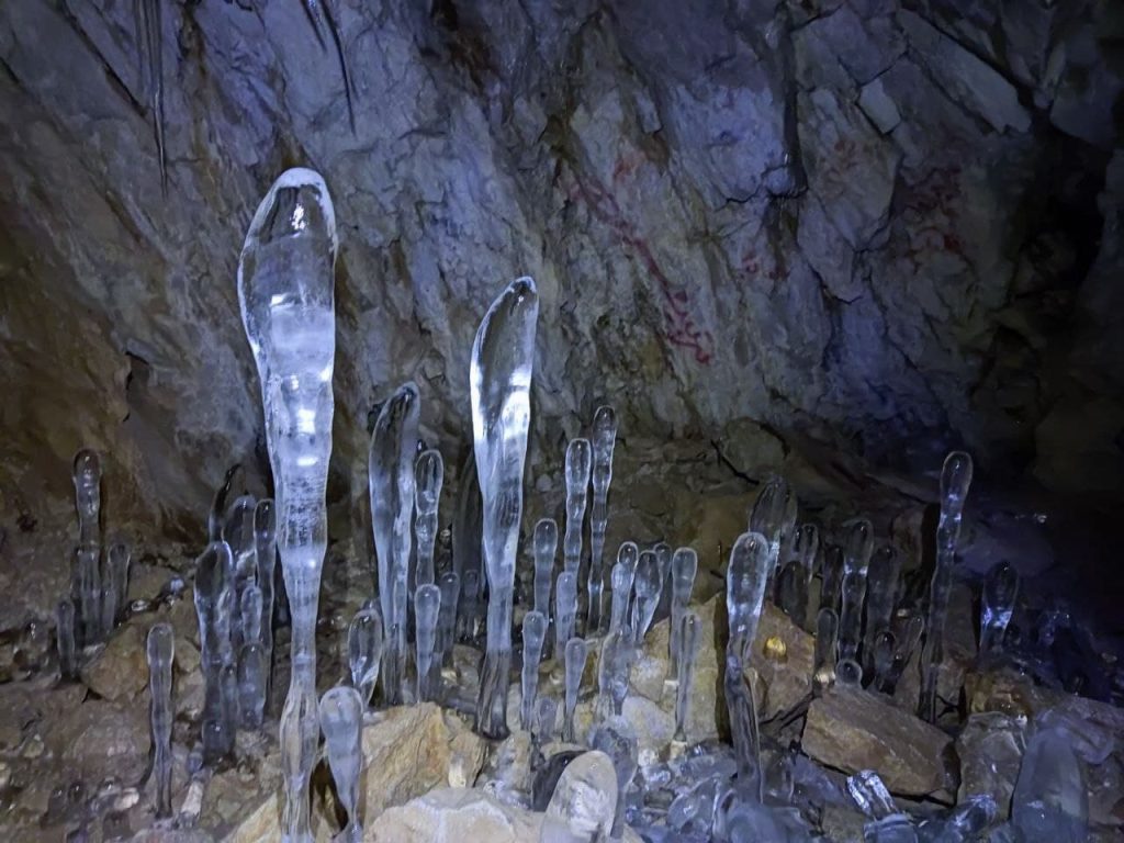 غار شگفت‌انگیز غار یخ مراد- یخ مراد 