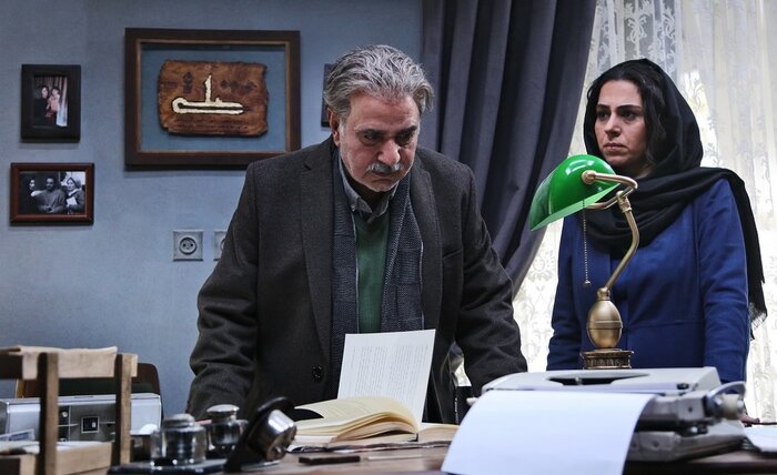 خانه کاغذی- خبرنگاران هفت گرد