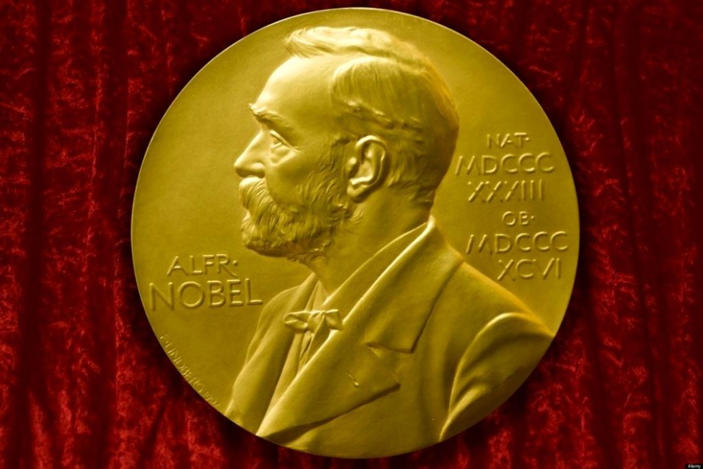 1.جایزه نوبل ادبیات، سرآمد جوایز ادبی- هفت گرد