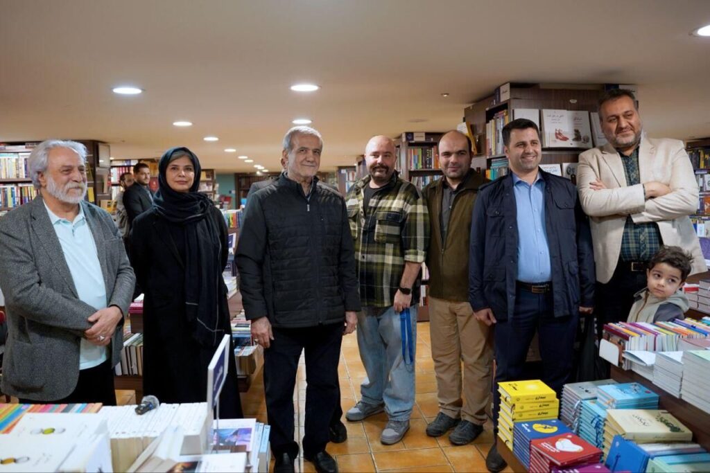 دیدار ریس جمهور از شهر کتاب مرکزی