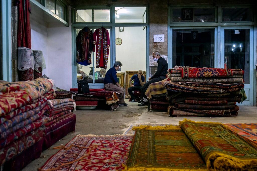 تار و پود از هم گسیخته: فرش ایرانی بی‌صدا فرو می‌ریزد