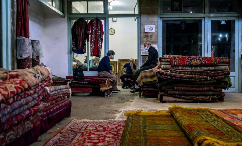 تار و پود از هم گسیخته: فرش ایرانی بیصدا فرو میریزد