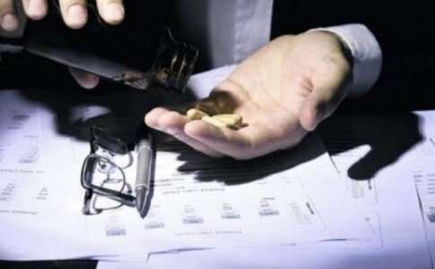 هشدار معاون وزیر بهداشت: ۳ عامل گرایش دانشجویان پزشکی به مواد مخدر